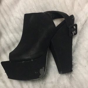Black Steve Madden Heel